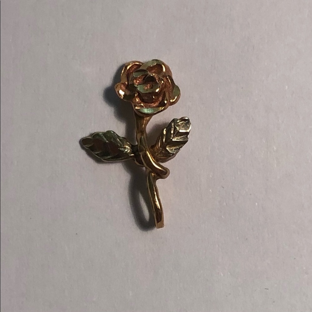 14k gold rose pendant